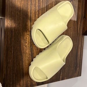 Adidas Yeezy Slides